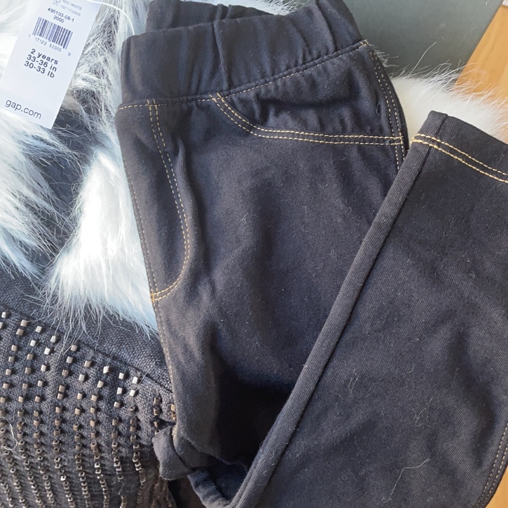 Gap 2T black pull on leggings thick and cozy. Brand new. *1